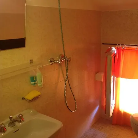 Dora Bed and Breakfast *