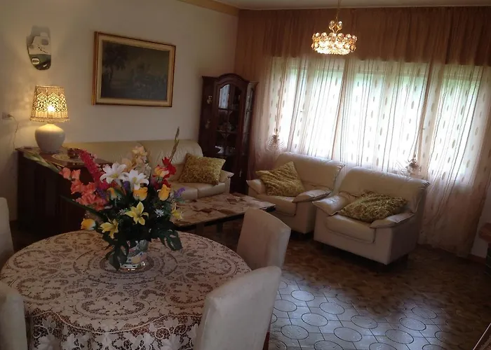 Dora Nocleg ze śniadaniem *