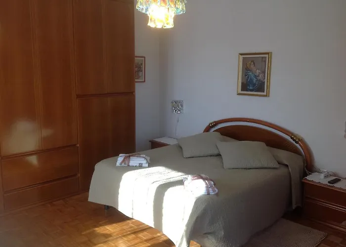 Dora Nocleg ze śniadaniem Collofedo di Monte Albano